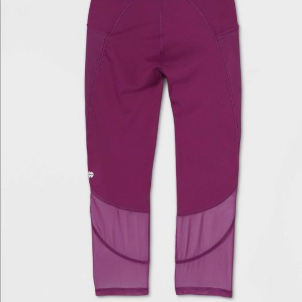 Women's Contour Curvy High-Waisted Capri